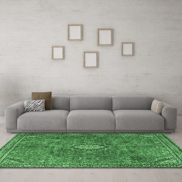 Machine Washable Persian Emerald Green Traditional Area Rugs in a Living Room,, wshtr3467emgrn