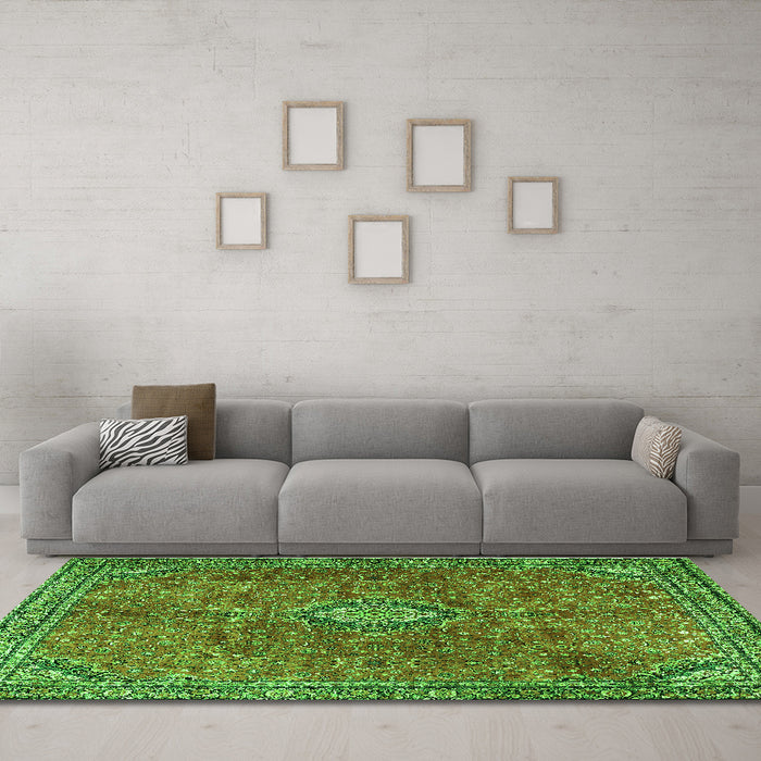 Machine Washable Persian Green Traditional Area Rugs in a Living Room,, wshtr3467grn