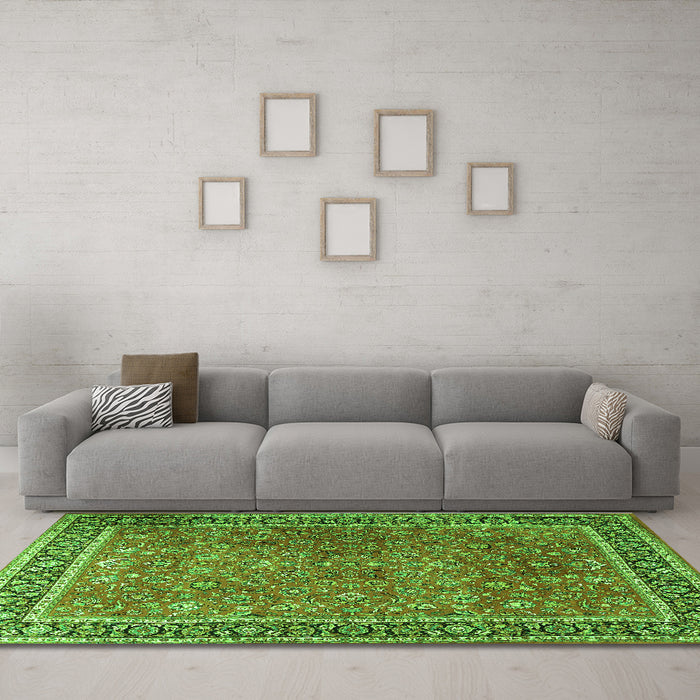 Machine Washable Persian Green Traditional Area Rugs in a Living Room,, wshtr3468grn