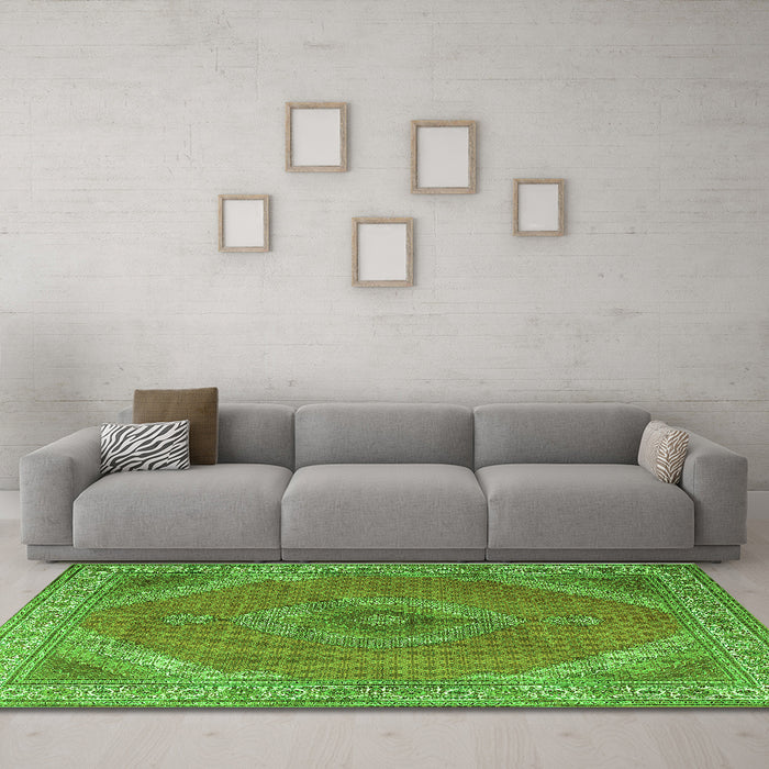 Machine Washable Persian Green Traditional Area Rugs in a Living Room,, wshtr3469grn
