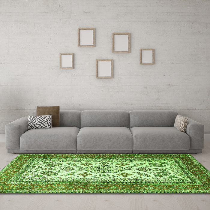 Machine Washable Persian Green Traditional Area Rugs in a Living Room,, wshtr3470grn