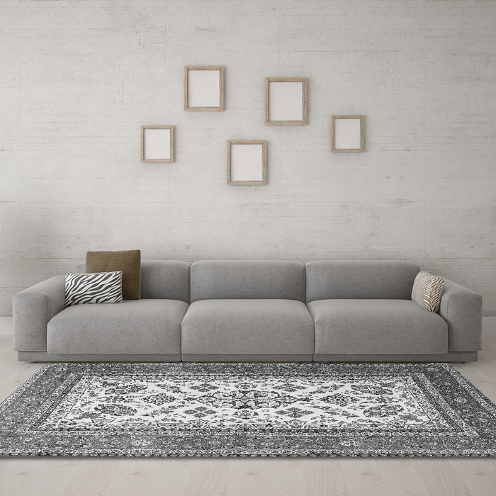 Machine Washable Persian Gray Traditional Rug in a Living Room,, wshtr3470gry