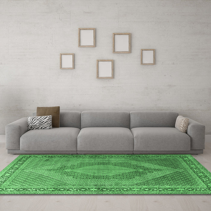 Machine Washable Medallion Emerald Green Traditional Area Rugs in a Living Room,, wshtr3474emgrn