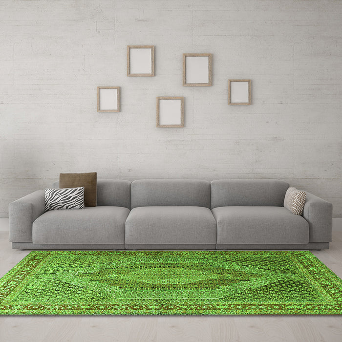 Machine Washable Medallion Green Traditional Area Rugs in a Living Room,, wshtr3474grn