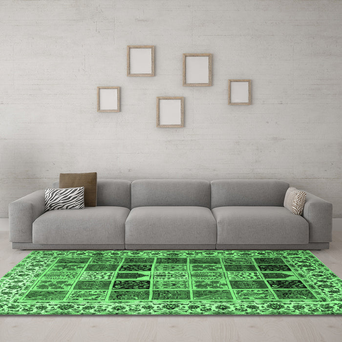 Machine Washable Persian Emerald Green Traditional Area Rugs in a Living Room,, wshtr3476emgrn