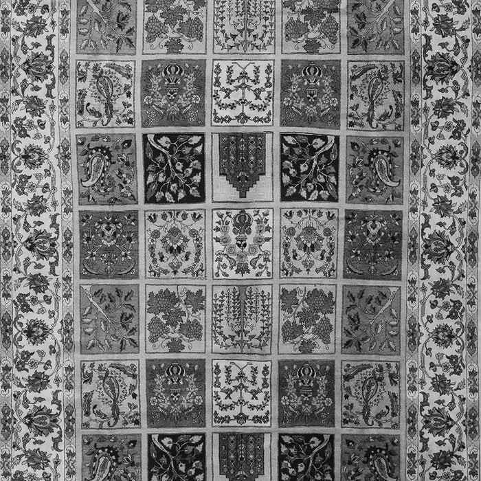 Serging Thickness of Machine Washable Persian Gray Traditional Rug, wshtr3476gry