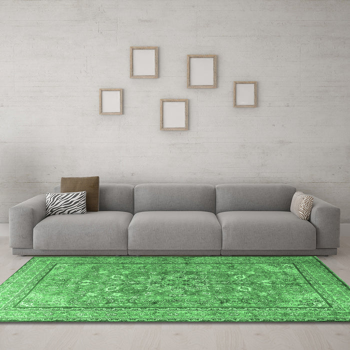 Machine Washable Persian Emerald Green Traditional Area Rugs in a Living Room,, wshtr3477emgrn