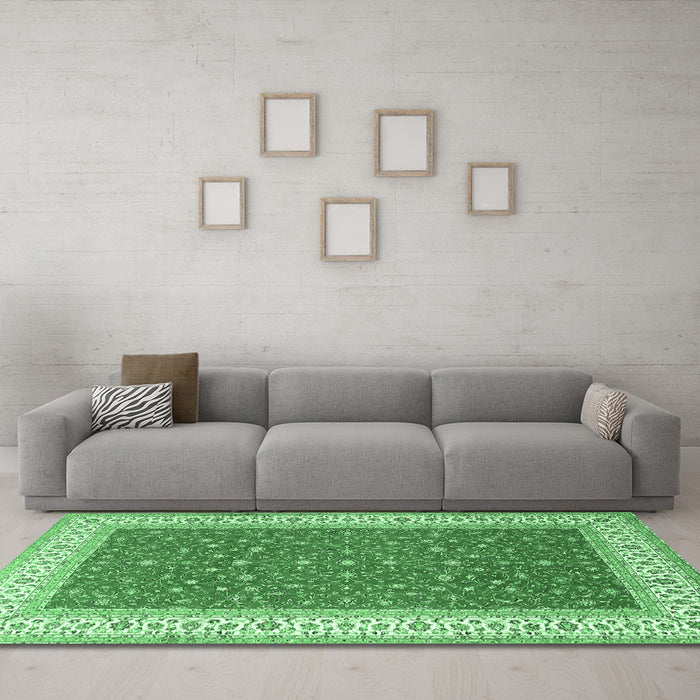 Machine Washable Persian Emerald Green Traditional Area Rugs in a Living Room,, wshtr3478emgrn