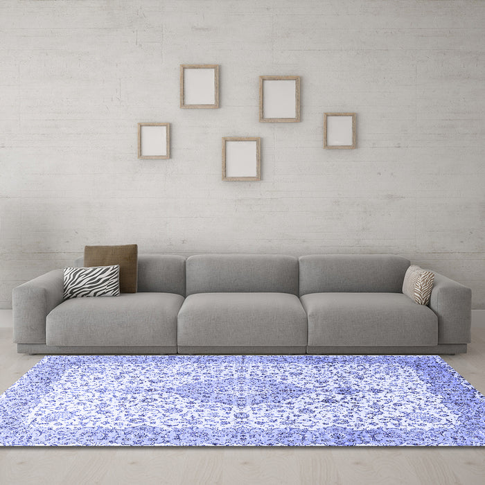 Machine Washable Persian Blue Traditional Rug in a Living Room, wshtr3481blu