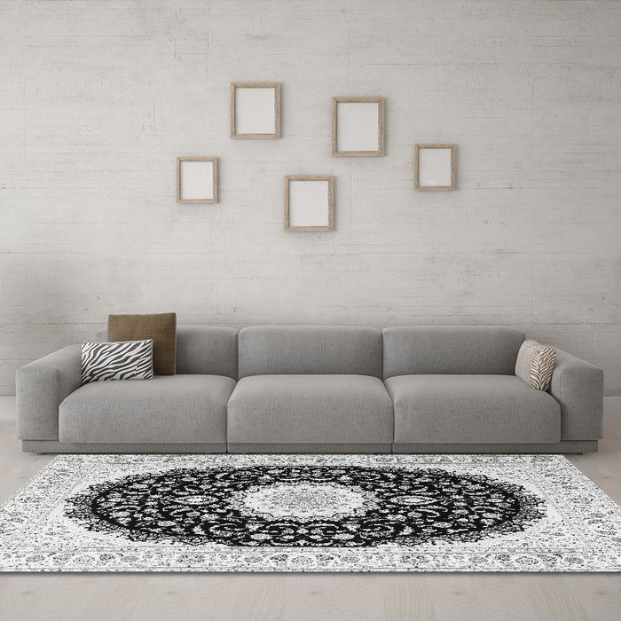 Machine Washable Persian Gray Traditional Rug in a Living Room,, wshtr3482gry
