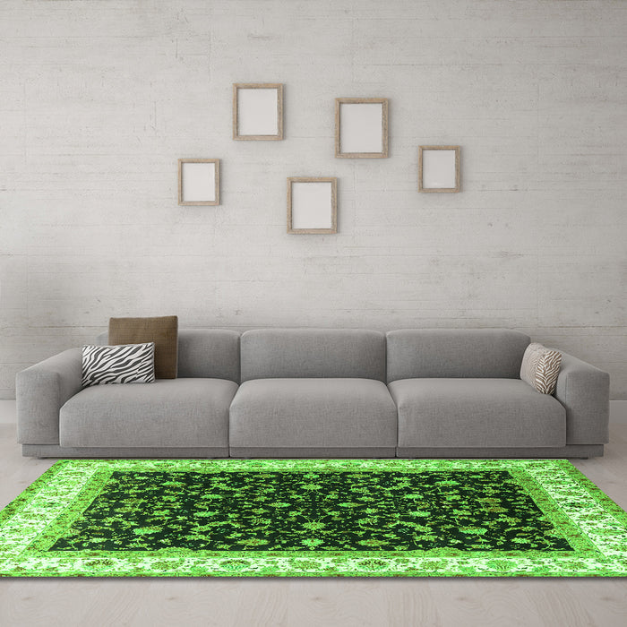 Machine Washable Persian Green Traditional Area Rugs in a Living Room,, wshtr3484grn