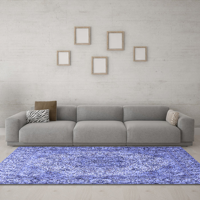 Machine Washable Persian Blue Traditional Rug in a Living Room, wshtr3485blu