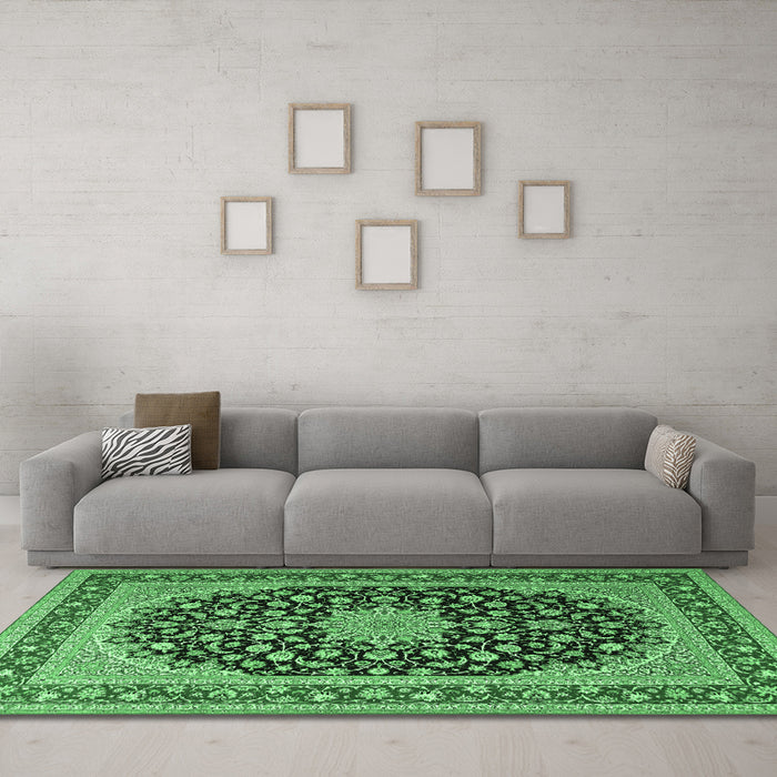 Machine Washable Medallion Emerald Green Traditional Area Rugs in a Living Room,, wshtr3486emgrn