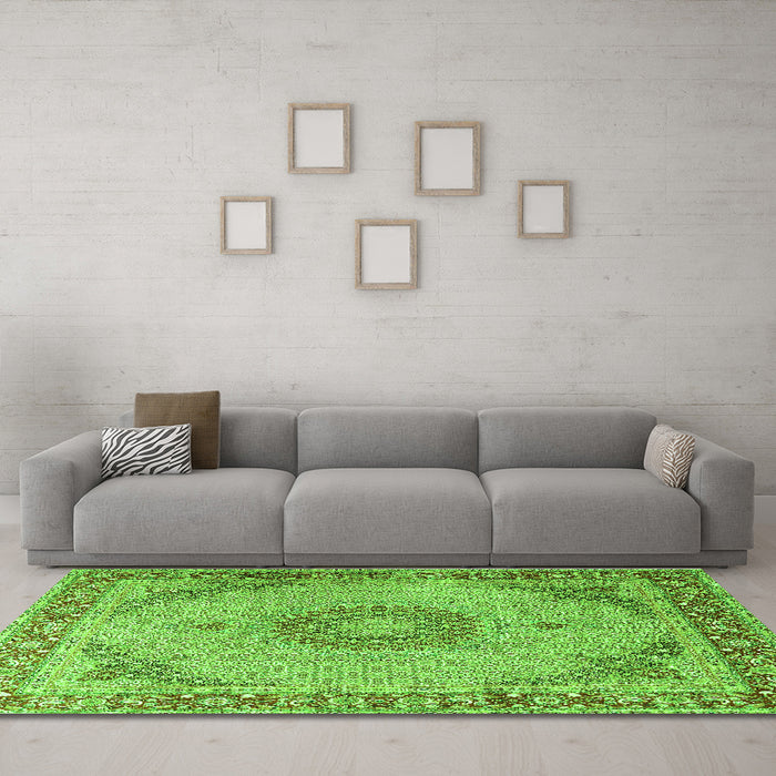 Machine Washable Medallion Green Traditional Area Rugs in a Living Room,, wshtr3487grn
