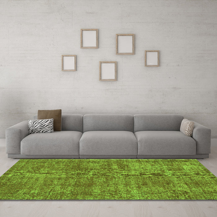 Machine Washable Persian Green Traditional Area Rugs in a Living Room,, wshtr3489grn