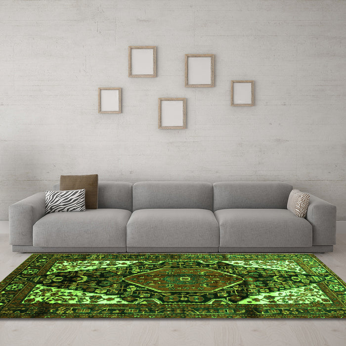 Machine Washable Persian Green Traditional Area Rugs in a Living Room,, wshtr348grn