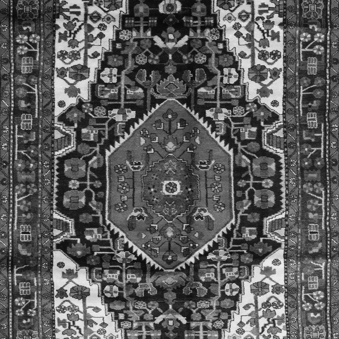 Serging Thickness of Machine Washable Persian Gray Traditional Rug, wshtr348gry