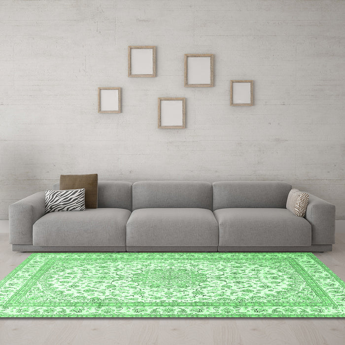 Machine Washable Medallion Emerald Green Traditional Area Rugs in a Living Room,, wshtr3490emgrn