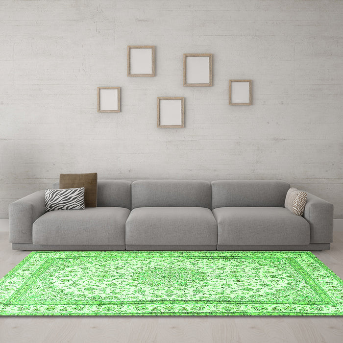 Machine Washable Medallion Green Traditional Area Rugs in a Living Room,, wshtr3490grn