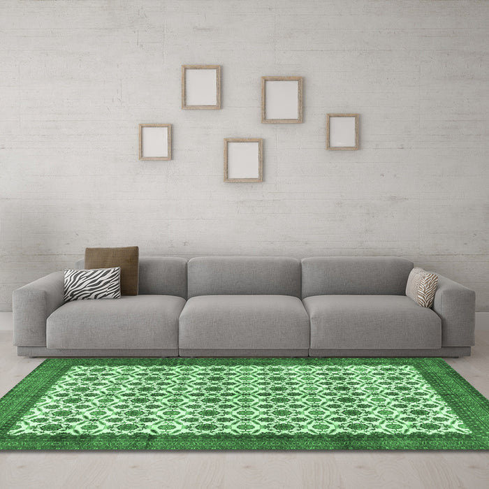 Machine Washable Persian Emerald Green Traditional Area Rugs in a Living Room,, wshtr3491emgrn