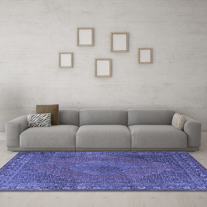 Machine Washable Persian Blue Traditional Rug in a Living Room, wshtr3492blu