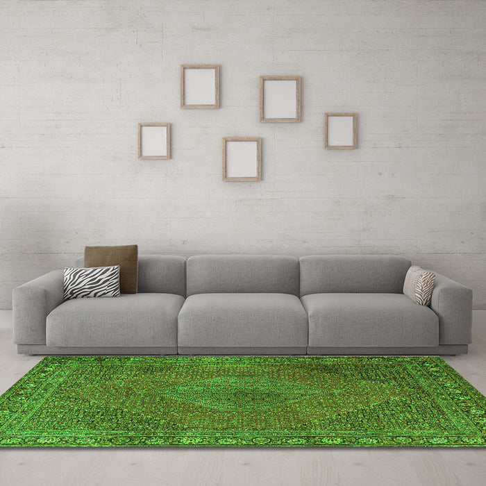 Machine Washable Persian Green Traditional Area Rugs in a Living Room,, wshtr3492grn