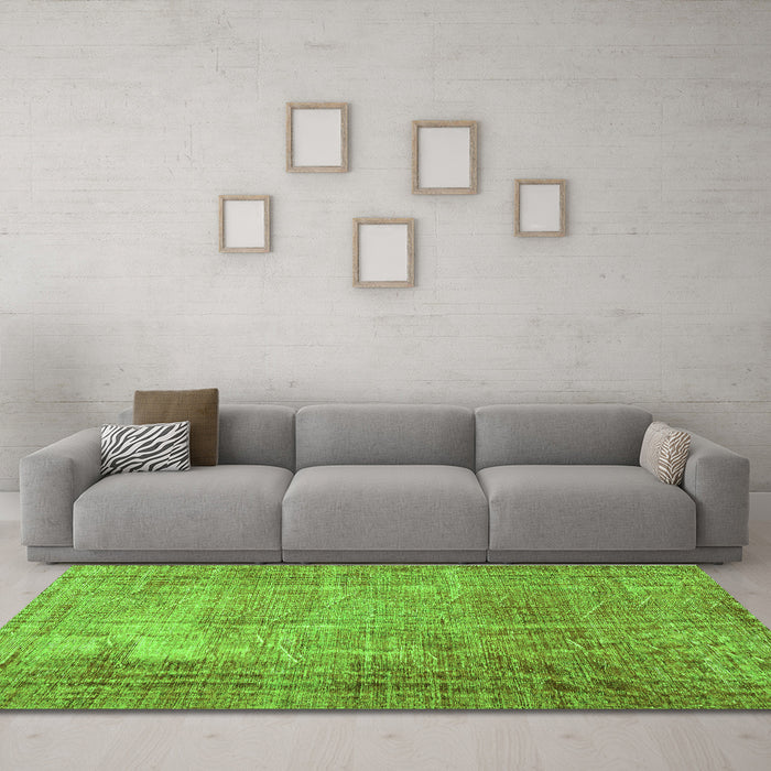 Machine Washable Persian Green Traditional Area Rugs in a Living Room,, wshtr3493grn