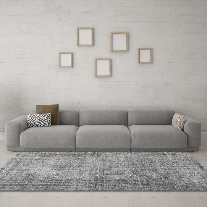 Machine Washable Persian Gray Traditional Rug in a Living Room,, wshtr3493gry