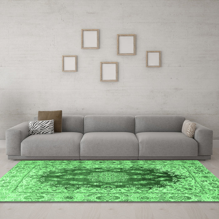 Machine Washable Persian Emerald Green Traditional Area Rugs in a Living Room,, wshtr3494emgrn