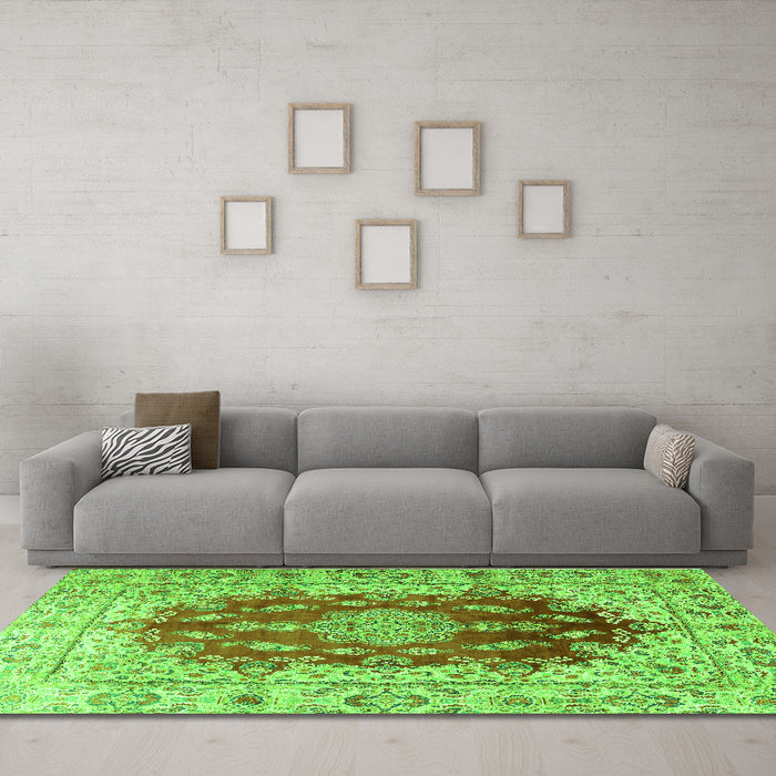 Machine Washable Persian Green Traditional Area Rugs in a Living Room,, wshtr3494grn