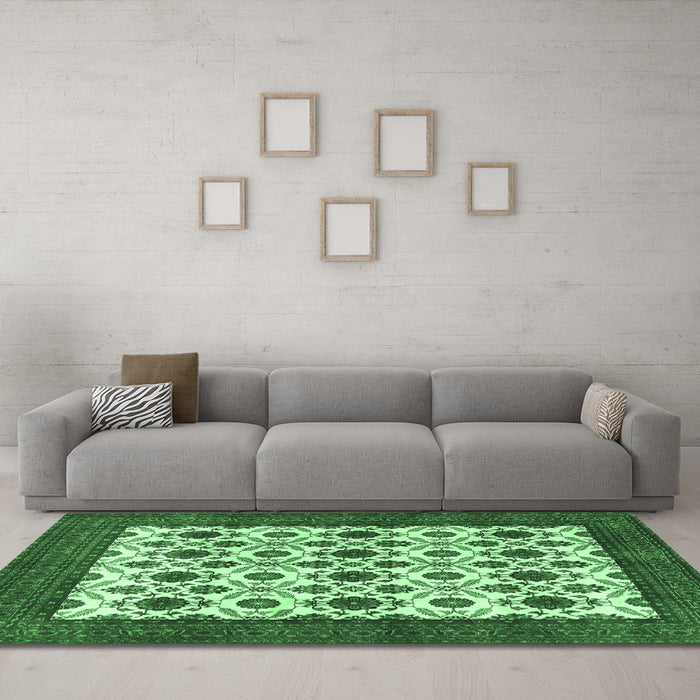 Machine Washable Persian Emerald Green Traditional Area Rugs in a Living Room,, wshtr3499emgrn