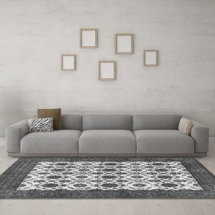 Machine Washable Persian Gray Traditional Rug in a Living Room,, wshtr3499gry