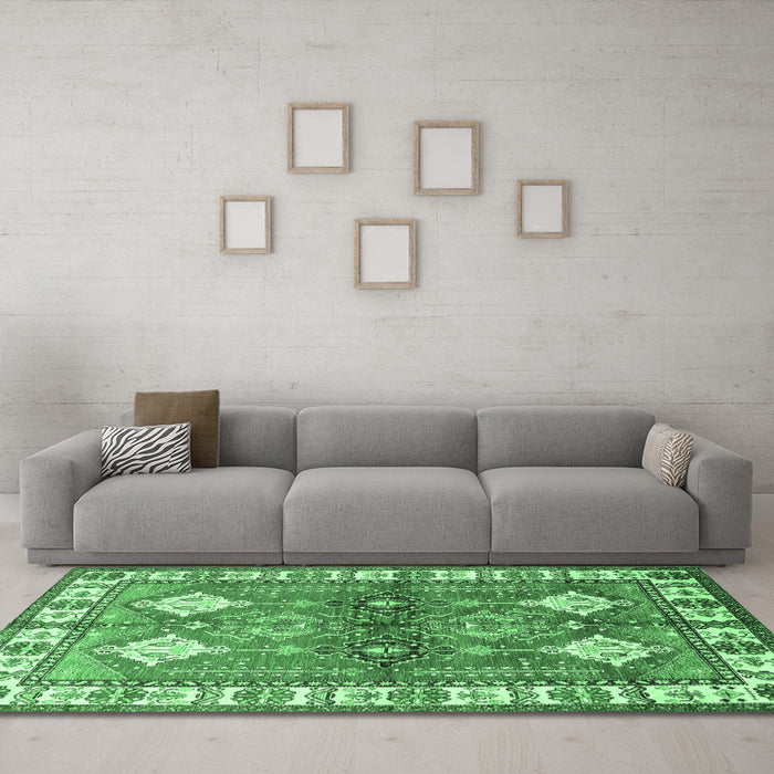Machine Washable Geometric Emerald Green Traditional Area Rugs in a Living Room,, wshtr349emgrn