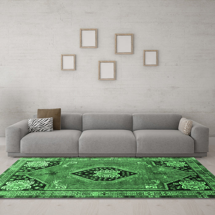 Machine Washable Persian Emerald Green Traditional Area Rugs in a Living Room,, wshtr34emgrn