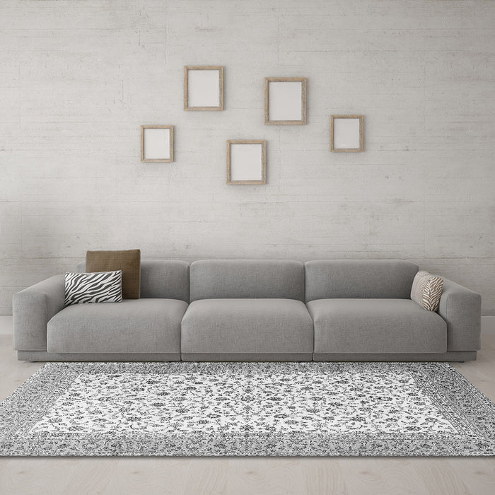Machine Washable Persian Gray Traditional Rug in a Living Room,, wshtr3500gry