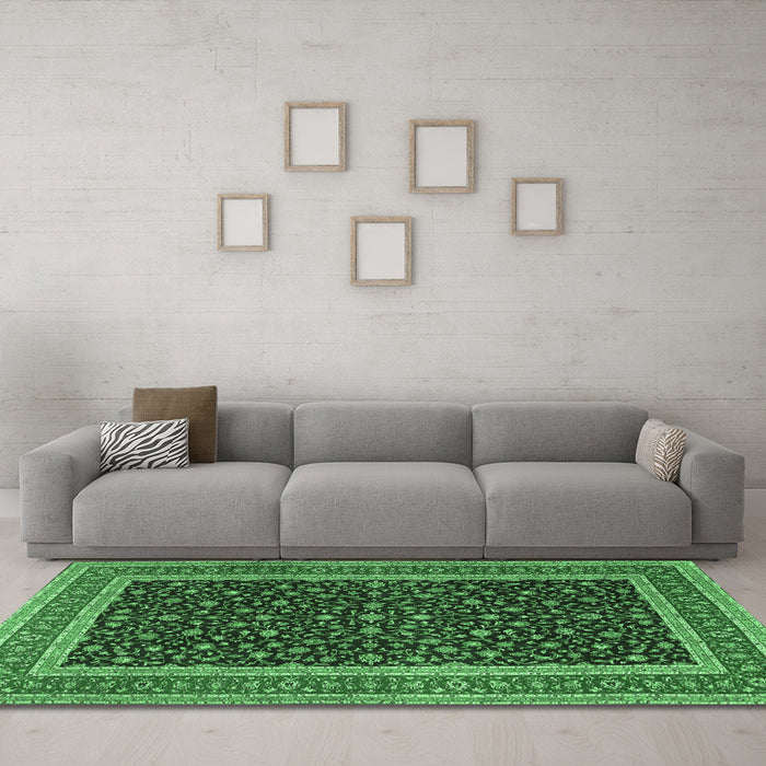 Machine Washable Persian Emerald Green Traditional Area Rugs in a Living Room,, wshtr3501emgrn