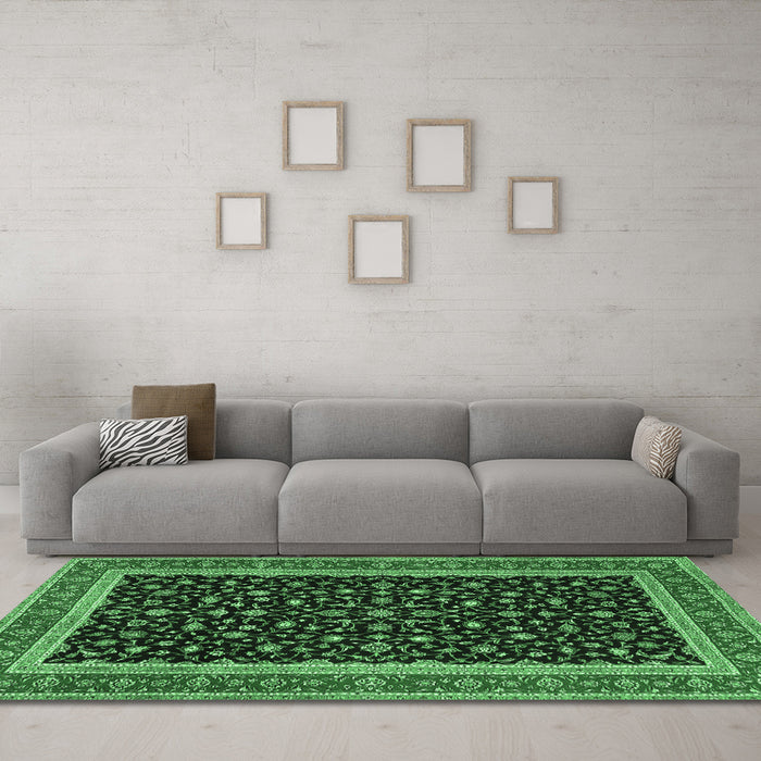 Machine Washable Persian Emerald Green Traditional Area Rugs in a Living Room,, wshtr3502emgrn