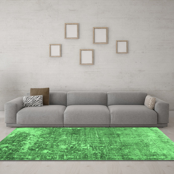 Machine Washable Persian Emerald Green Traditional Area Rugs in a Living Room,, wshtr3507emgrn