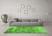 Machine Washable Persian Green Traditional Area Rugs in a Living Room,, wshtr3507grn