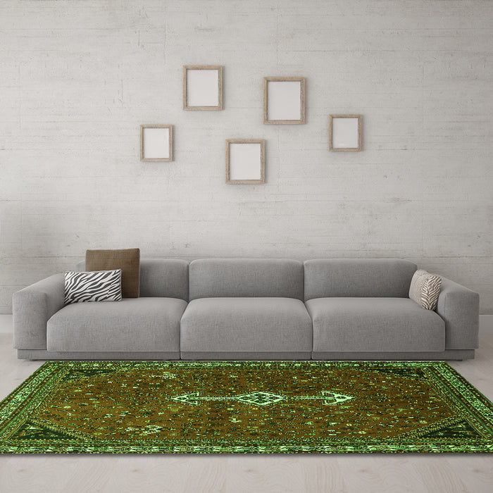 Machine Washable Persian Green Traditional Area Rugs in a Living Room,, wshtr3509grn