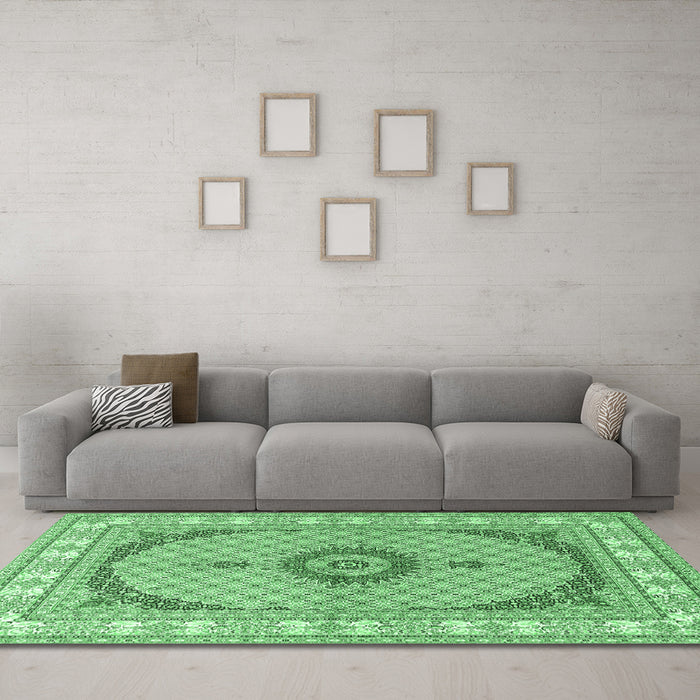 Machine Washable Medallion Emerald Green Traditional Area Rugs in a Living Room,, wshtr3511emgrn