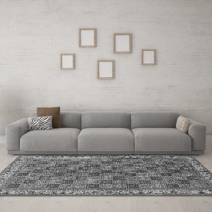 Machine Washable Persian Gray Traditional Rug in a Living Room,, wshtr3512gry