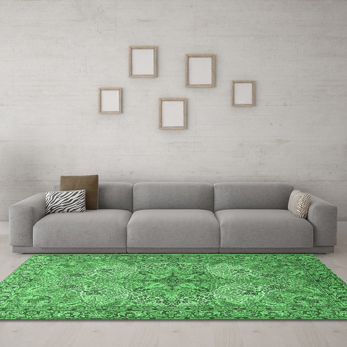 Machine Washable Animal Emerald Green Traditional Area Rugs in a Living Room,, wshtr3514emgrn