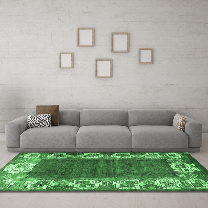 Machine Washable Persian Emerald Green Traditional Area Rugs in a Living Room,, wshtr3518emgrn