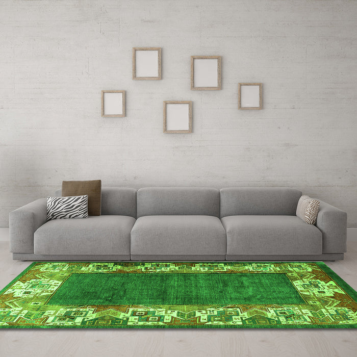Machine Washable Persian Green Traditional Area Rugs in a Living Room,, wshtr3518grn