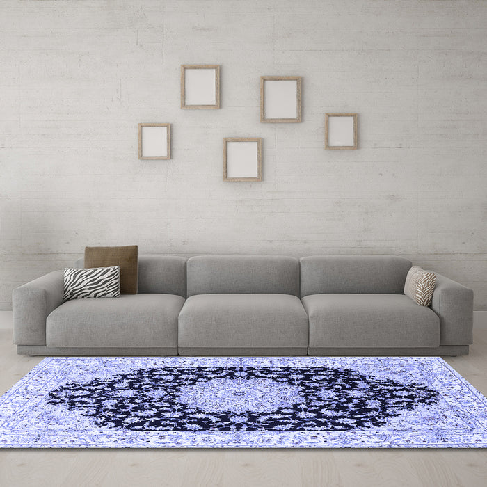 Machine Washable Persian Blue Traditional Rug in a Living Room, wshtr3520blu