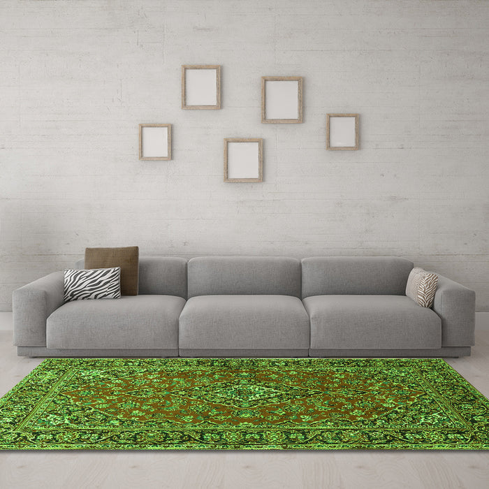 Machine Washable Persian Green Traditional Area Rugs in a Living Room,, wshtr3522grn
