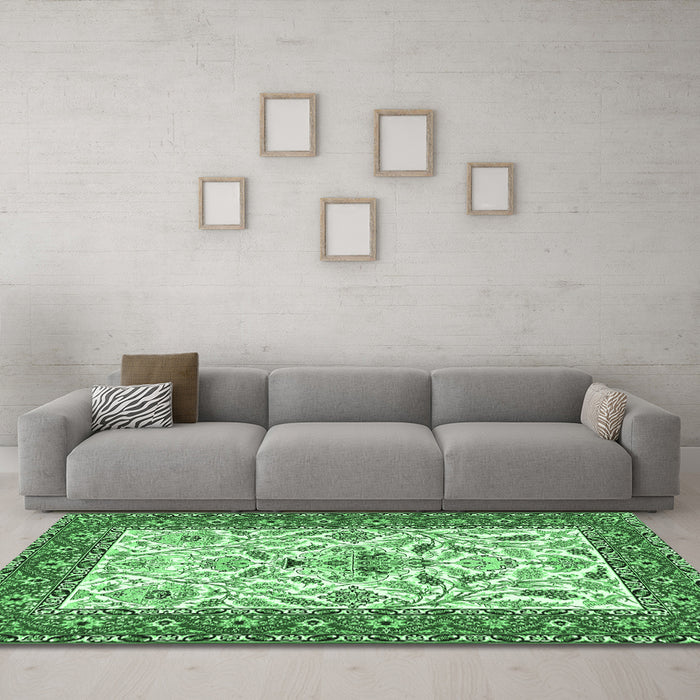 Machine Washable Animal Emerald Green Traditional Area Rugs in a Living Room,, wshtr3524emgrn