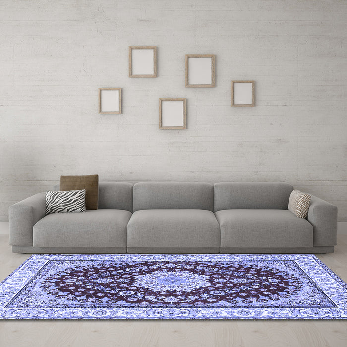 Machine Washable Medallion Blue Traditional Rug in a Living Room, wshtr3525blu