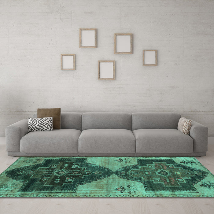 Machine Washable Persian Turquoise Traditional Area Rugs in a Living Room,, wshtr3528turq